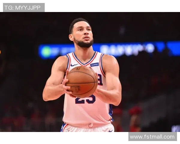 西蒙斯重回76人训练馆，未来复出时间未定